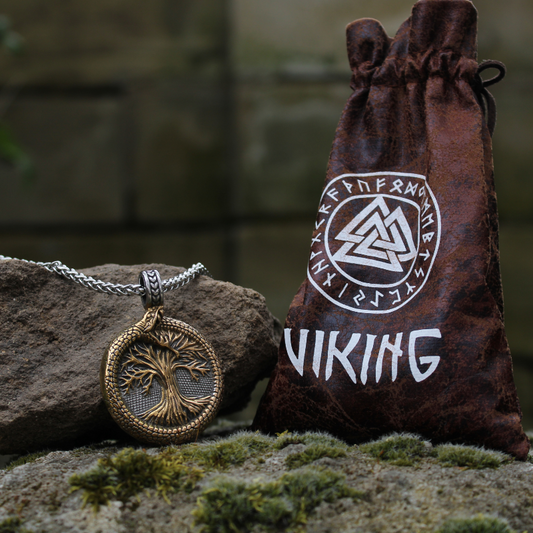 Amuleto Yggdrasil y Jörmungandr